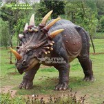 Estiracosaurio animatrónico