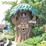 Árbol parlante con pájaro