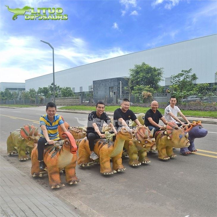 2Walking Triceratops Scooter(001)